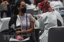 Indonesia aplicará vacuna contra el COVID-19 a empleados de hoteles y restaurantes