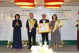 Vicepresidenta vietnamita otorga Orden de Trabajo al Grupo Norfolk de Australia