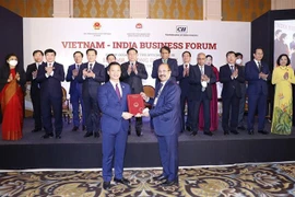 Compañías vietnamitas e indias cooperan en desarrollo de infraestructura, industria e innovación