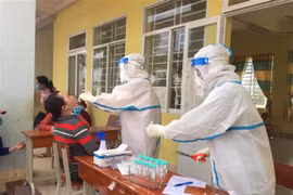 Amanece Vietnam con 239 casos nuevos de COVID-19