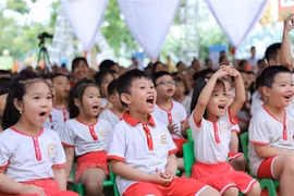 Alumnos de Hanoi comenzarán el año académico el 1 de septiembre