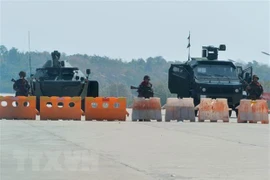 Ejército de Myanmar promete nuevas elecciones y entrega el poder