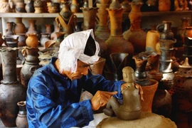 Efectuarán exposición de cerámica artística de Vietnam 2021