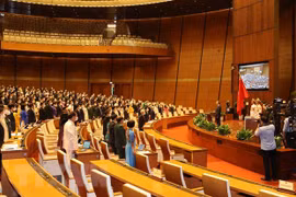 Continúan perfeccionamiento de nueva dirigencia de Vietnam 