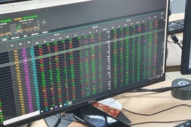 Liquidez del mercado de valores de Vietnam superó los dos mil millones de dólares