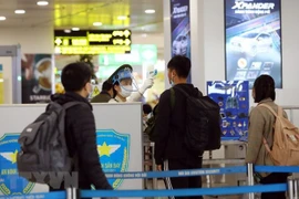Aviación de Vietnam refuerza combate antiepidémico