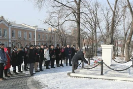 Vietnamitas en Vladivostok de Rusia rinde tributo al Presidente Ho Chi Minh