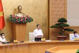 Urge premier vietnamita a controlar y repeler brotes del COVID-19 en localidades sureñas 