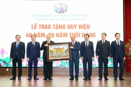 Presidente vietnamita insta a construir sistema judicial abierto y transparente 