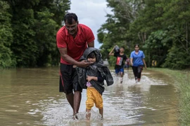 Malasia evacua a decenas de miles de personas por inundaciones