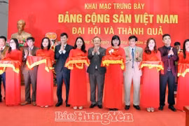 Inauguran exposición “Partido Comunista de Vietnam - Congreso y Resultado” en provincia norteña
