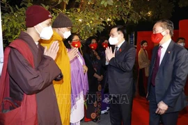 Presidente del Parlamento vietnamita se reúne con compatriotas en la India 