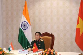 Ministro de Defensa de Vietnam conversa con su homólogo indio