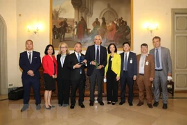 Vietnam exhorta intensificar cooperación internacional en transición verde 