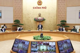 Premier vietnamita preside reunión sobre lucha antipandémica