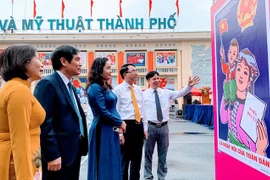 Inauguran exposición de carteles sobre elecciones parlamentarias de Vietnam