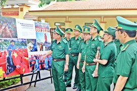 Exhibición fotográfica honra belleza de la frontera vietnamita
