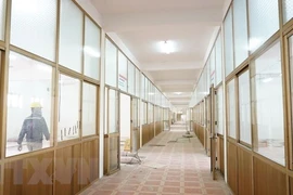 Aceleran construcción de hospital de campaña de COVID-19 en provincia vietnamita de Hai Duong