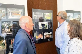 Periodista checo presenta exposición "Vietnam a través de fotos"