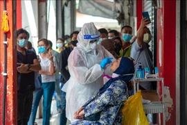 Aumentan drásticamente nuevos casos de COVID-19 en Indonesia y Malasia