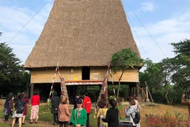 Vietnam busca consolidar red de bases culturales y deportivas 