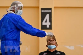 Garantiza Malasia vacunación contra el COVID-19 para todos sus pobladores