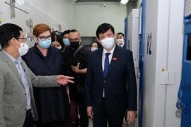Recibe Vietnam insumos para vacunación contra el COVID-19 donados por Australia y UNICEF