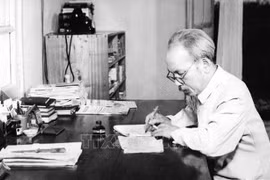 Presentan en Italia obra sobre el Presidente Ho Chi Minh