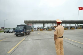 Multan a nueve mil casos en primer día de campaña de seguridad vial en Vietnam