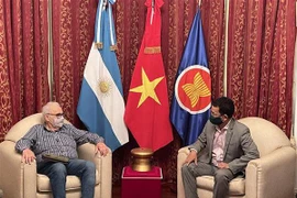 Vietnam y Argentina por enriquecer vínculos partidistas