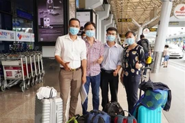 Médicos vietnamitas llegarán a Laos para apoyar la lucha antiepidémica