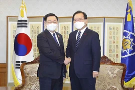 Presidente del Parlamento de Vietnam se reúne con primer ministro surcoreano