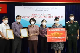 Empresa estadounidense dona mascarillas a Ciudad Ho Chi Minh