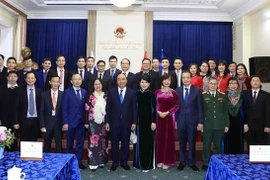 Presidente de Vietnam se reúne con compatriotas en Rusia 
