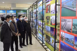 Efectúan en Da Nang exposición fotográfica sobre los puentes locales