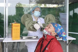 Confirma Vietnam unos 15 mil casos nuevos del COVID-19