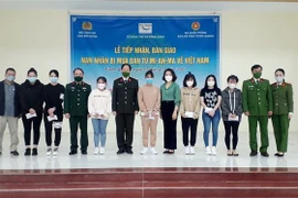 Ciudadanos vietnamitas traficados a Myanmar regresan a sus hogares
