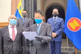 Vietnam entrega presidencia rotativa del Comité de ASEAN en Venezuela