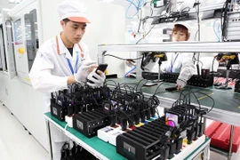 Vietnam busca convertir ciencia en impulso y fuerza de su economía 