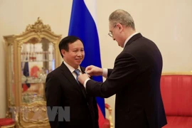Entregan Orden de Amistad al embajador vietnamita en Rusia