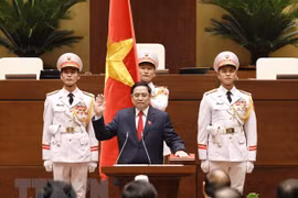 Premier de Camboya felicita al jefe de Gobierno vietnamita 