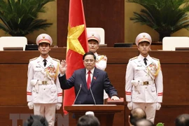 Premier de Camboya felicita al jefe de Gobierno vietnamita 