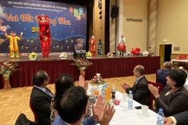 Celebran Festival del Medio Otoño para niños vietnamitas en ciudad checa