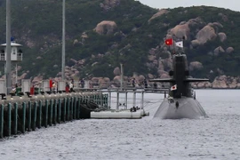 Buques de la fuerza de autodefensa marítima de Japón visitan puerto de Cam Ranh en Vietnam