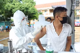 Reducen casos diarios del COVID-19 en Vietnam