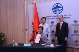 Firman acuerdo sobre financiación de equipos de congelación para provincia vietnamita