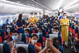 Estudiantes médicos de Hanoi cumplen su misión antiepidémica en Ciudad Ho Chi Minh