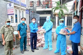 Ciudad Ho Chi Minh ofrece apoyo millonario a 300 mil trabajadores afectados por COVID-19