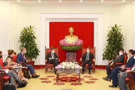 Propone Vietnam a Reino Unido levantar patentes de vacunas contra COVID-19