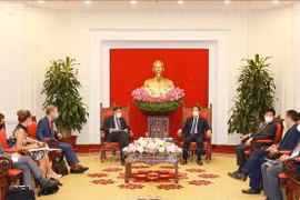 Propone Vietnam a Reino Unido levantar patentes de vacunas contra COVID-19